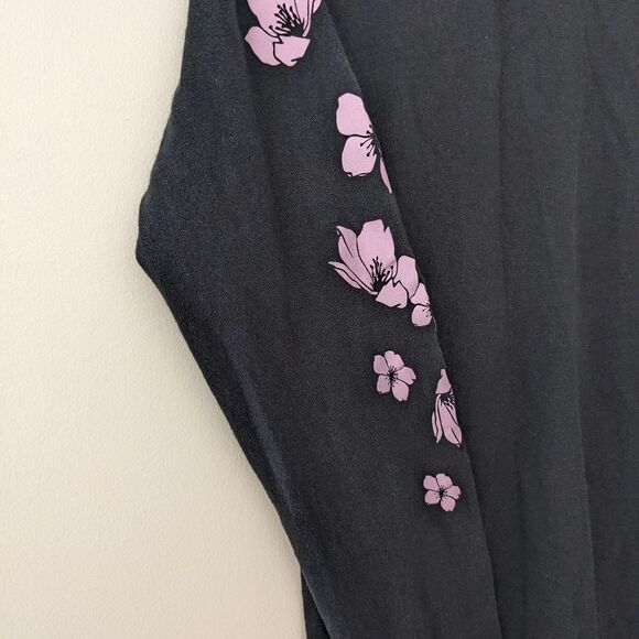 Riot Society Japan Flamingo Graphic Long Sleeve Tee - Picture 3 of 5